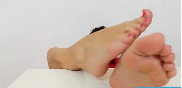  Leony Aprill bare feet show off